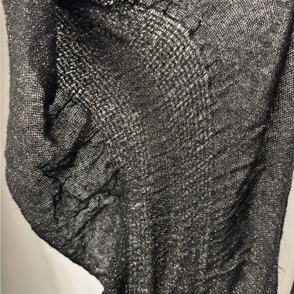 Black infinity scarf with gold sparkle - Picture 3 of 4